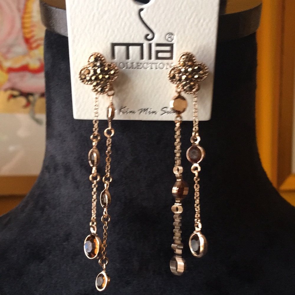 NWT Mia Collection Clover dangle Earrings 3/$15 Great Gifts🎁🎁🎁